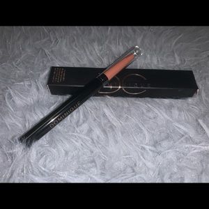 Dominique Cosmetics Creamy Fill and Line lip liner